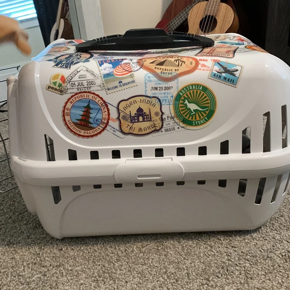 Brand new stylish cat carrier (blanket inside included)